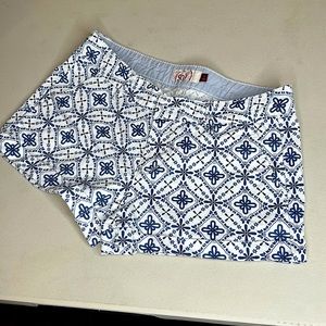 Shorts white blue design
